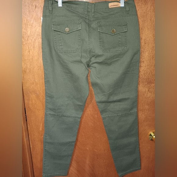 UNIONBAY Dark Green Cargo Pants - Picture 2 of 6
